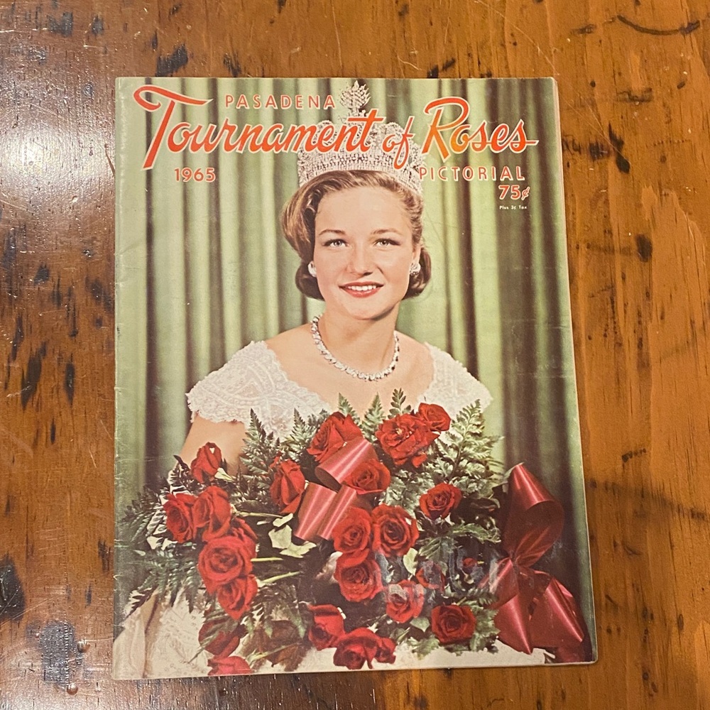 1965 Tournament of Roses Pictorial UofM Michigan Go Blue Hail to the Victors